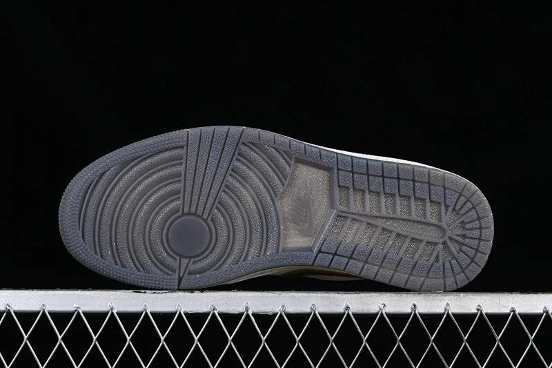 All categories Air Jordan Jordan series basketball shoes Air Jordan 1 Low Z version Jordan 1 Low "Year of the Dragon" AJ1 Joe 1 Year of the Dragon limited cultural and leisure sneakers FJ5735-100